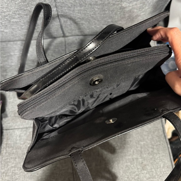 Black Purse - Picture 5 of 9